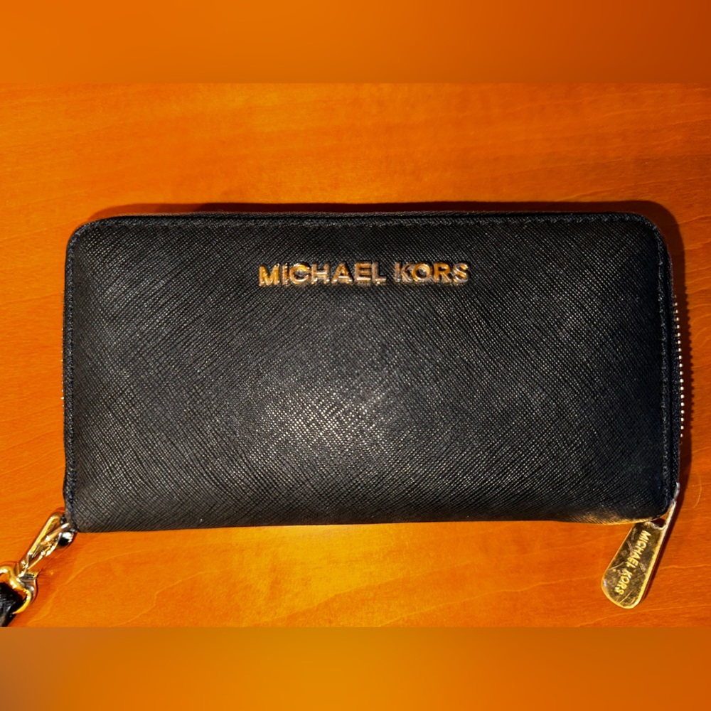 Michael Kors Wristlet Wallet